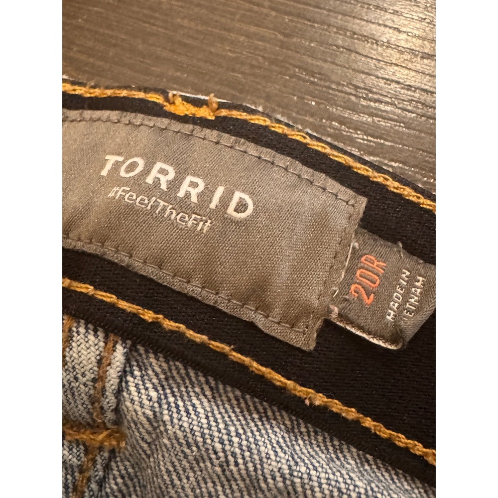 Torrid Mom Jeans size 20 High Rise PCD Flashback Acid Wash Light Blue Button Fly - Picture 7 of 9